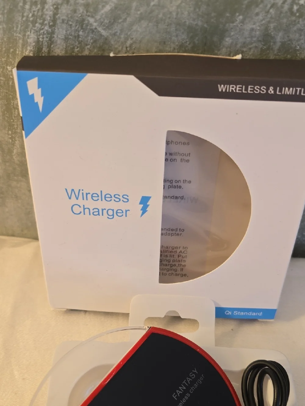 Wireless & Limitless Fast Charger Pad in Black & Red New